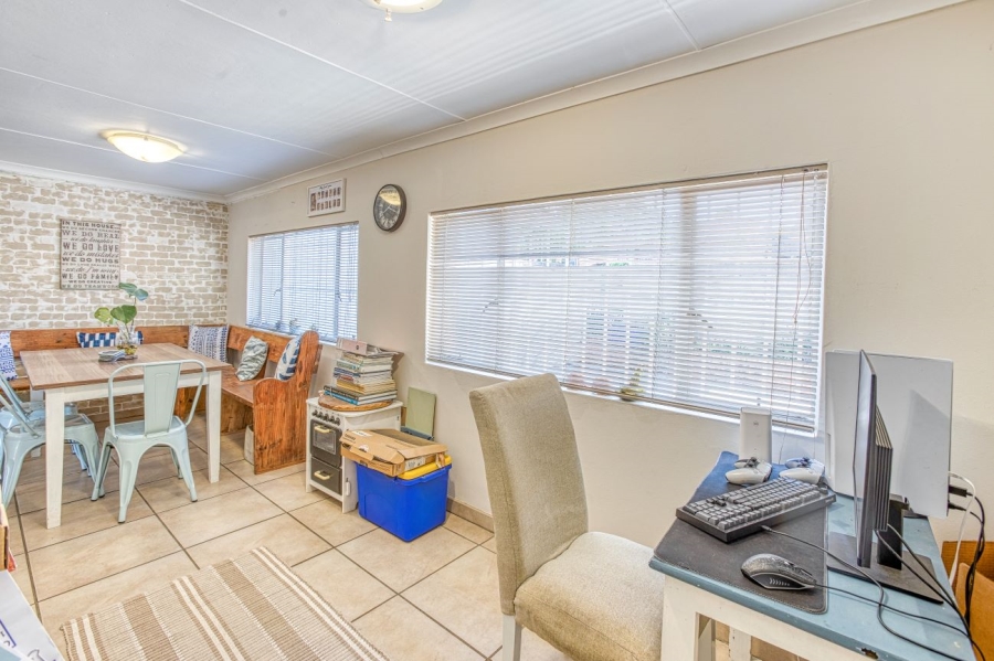 3 Bedroom Property for Sale in Sunnyridge Eastern Cape